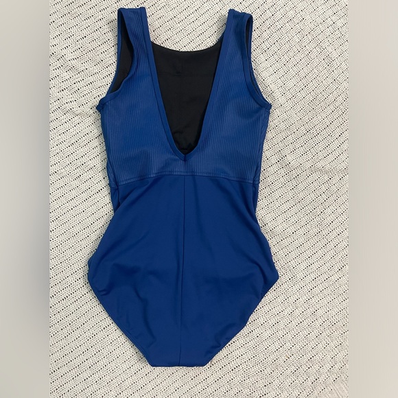 DanzNMotion Boatneck Tank Leotard  w Ribbed Top  & Low V Back. Adult Small - Picture 4 of 7